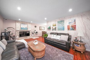 Smart-tv, boeken en een printer