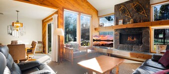 Sunriver Quelah Condo Pools and Tennis