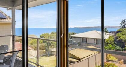 Elliot Beach House on Carfax