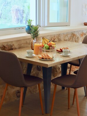 Dining - PRIVATE VILLA MAOTHIS (CORFU)