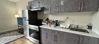 Stylish Fully Furnished Simcoe Lofts Downtown Oshawa Walk to Dining & Transit