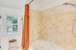 Hair dryer, towels - 1 Mi to Lake Gregory! Forest-View Crestline Cabin (Crestline)