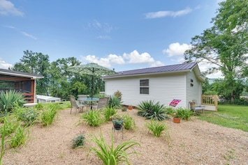 Erwin Vacation Rental | 1BR | 1BA | 565 Sq Ft | 2 Steps Required