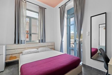 Classic Double Room | In-room safe, blackout drapes, iron/ironing board, free WiFi