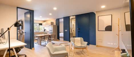 5 bedrooms, WiFi, bed sheets