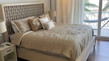 5 bedrooms, iron/ironing board, WiFi, bed sheets