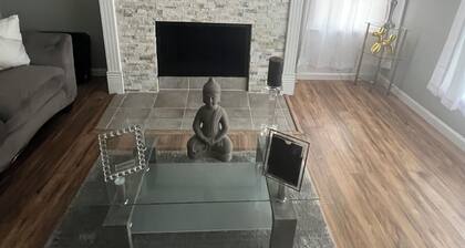 Terrific 6-bedroom house with AC in Trenton