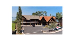 Unclassified image, 3 of 15, button - Lake Front Condo with Private Dock on Flathead Lake (Polson)