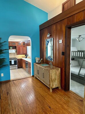5 Schlafzimmer, Bügeleisen/Bügelbrett, kostenloses WLAN, Bettwäsche