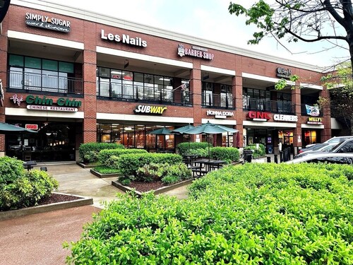  Feel at home in our 2 Bed 2 Bathroom, pool view, game room,  palace in Atlanta.