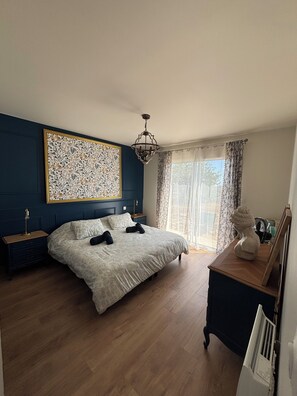 2 Schlafzimmer, Bügeleisen/Bügelbrett, Bettwäsche