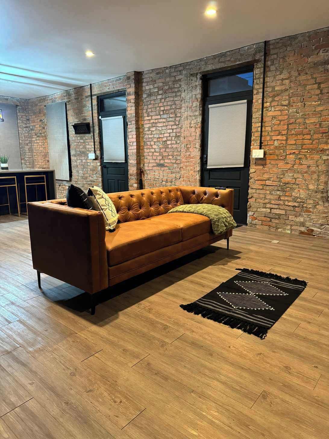 Smart TV, fireplace, offices