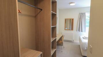 1 bedroom, individually decorated, individually furnished, free WiFi