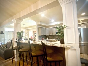 Interior - "Luxury Haven for Large Gatherings: 4BD/4BA” (Columbus)