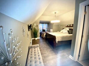 4 bedrooms, iron/ironing board, Internet, bed sheets
