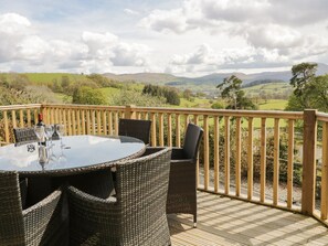 Outdoor dining - Cyffdy Cottage - Aran (Bala)