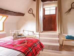 Individually decorated, individually furnished, free WiFi - Cyffdy Cottage - Tegid (Bala)