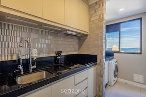 Basic Apartment | Private kitchen