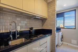 Basic Apartment | Private kitchen