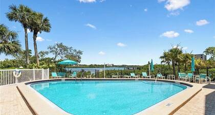 Steps to Beach - Oceanview Townhome with Pool - Sleeps 8 - Beach Retreat