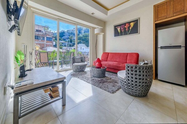 Smart TV, stereo - Chic Studio -Rooftop Pool - Ocean View - King Bed (Puerto Vallarta)