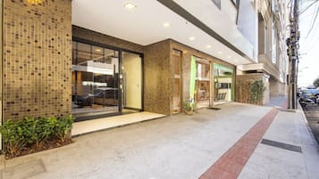 Basic Apartment | Exterior detail