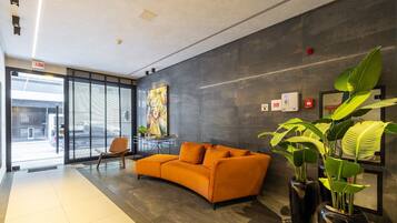 Apartamento básico | Saguão