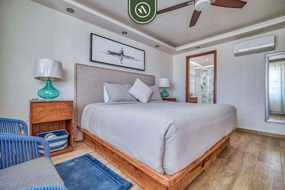 3 bedrooms, desk, iron/ironing board, travel cot