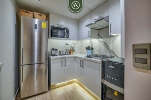 Refrigerador, microondas, horno, placa de cocina