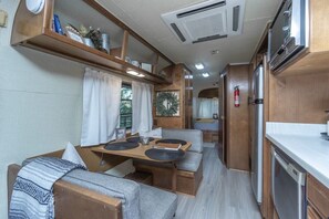 Fridge, dishwasher, coffee/tea maker, electric kettle - High Point Hide-A-Way w/ Internet and a Hot Tub! (Chattanooga Valley)