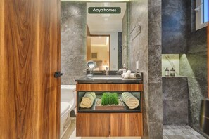 Shower, hair dryer, towels - Luxurious 1BR Condo in Zona Romantica - Pool (Puerto Vallarta)