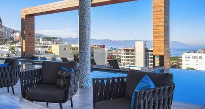 Luxurious 1BR Condo in Zona Romantica - Pool