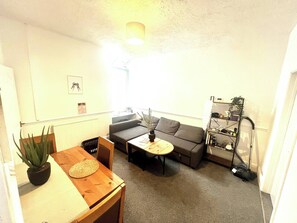 Shared Dormitory, 1 Bedroom | Living room