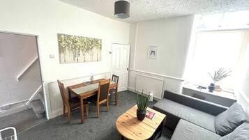 Dortoir Partagé, 1 chambre | Salle de séjour