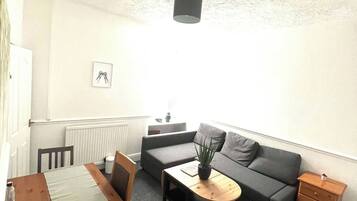 Shared Dormitory, 1 Bedroom | Living room