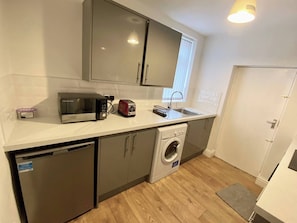 Shared Dormitory, 1 Bedroom | Laundry - Room-king Size Room To Stay in Salford-s (Salford)