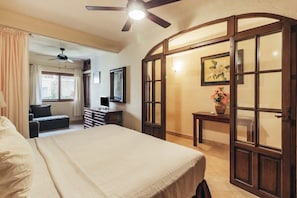 1 habitación, escritorio, cuna de viaje y wifi