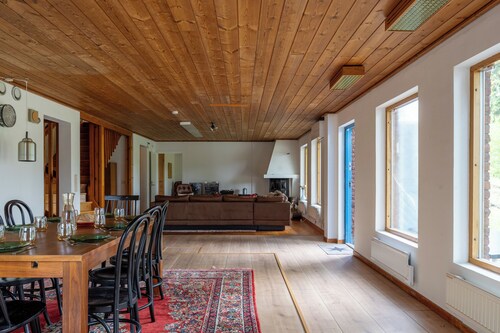 Scenic Lakehouse near Stockholm with Sauna & Jetty