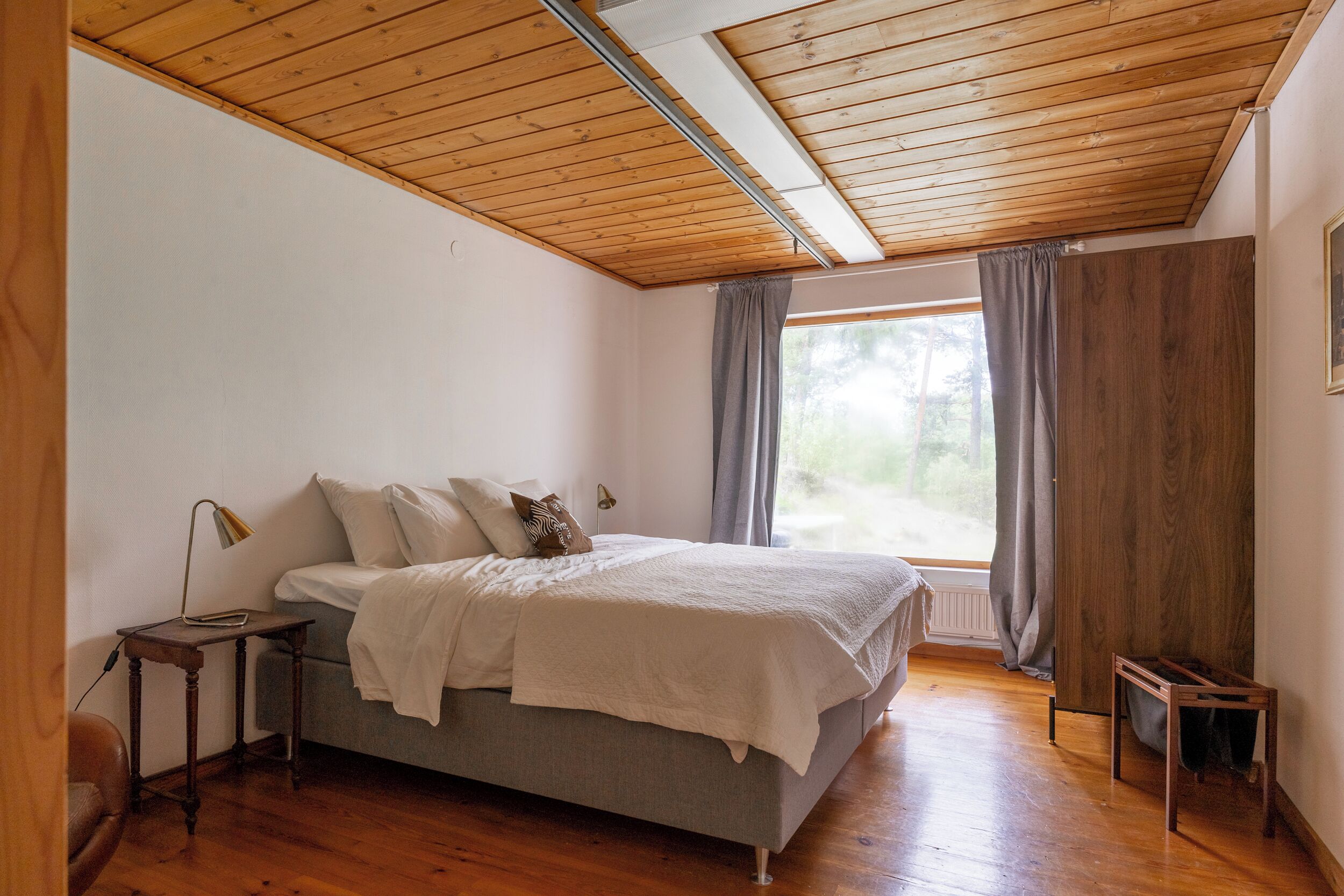 4 sovrum, skrivbord, strykjärn/strykbräda och wi-fi