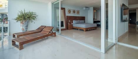 3 bedrooms, iron/ironing board, travel crib, WiFi