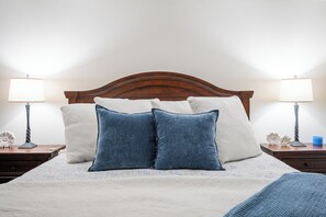 3 habitaciones, tabla de planchar con plancha, wifi y ropa de cama 
