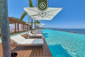 Pool - Luxury 1BR Condo - Rooftop Pool - Bay View (Puerto Vallarta)