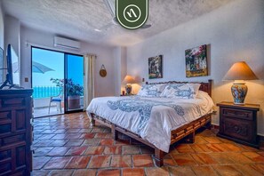 2 habitaciones, tabla de planchar con plancha, cuna de viaje y wifi 