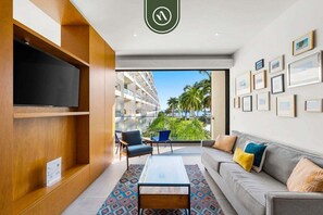 Smart TV - Oceanview 1 BR Condo with Private Beach - Pools (Nuevo Vallarta)