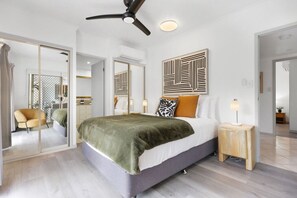 2 bedrooms, iron/ironing board, travel cot, free WiFi