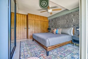 2 bedrooms, desk, iron/ironing board, travel crib