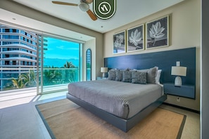 2 Schlafzimmer, Schreibtisch, Bügeleisen/Bügelbrett, Reisekinderbett