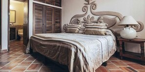 2 bedrooms, desk, iron/ironing board, travel cot