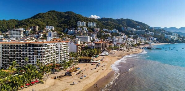 On the beach - Ocean view 2Br Condo-Balcony-Beach-Pool - 206 (Puerto Vallarta)