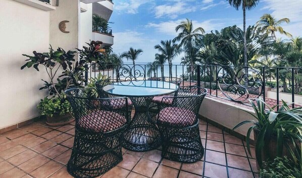 Outdoor dining - Ocean view 2Br Condo-Balcony-Beach-Pool - 206 (Puerto Vallarta)